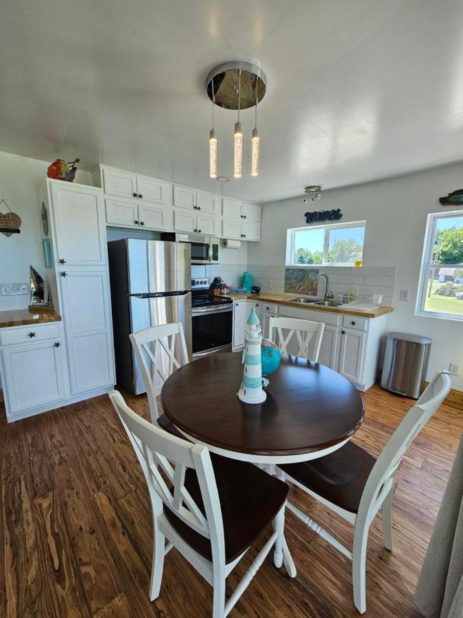 Tree-Top Lake-Front Cottage Madison ภายนอก รูปภาพ