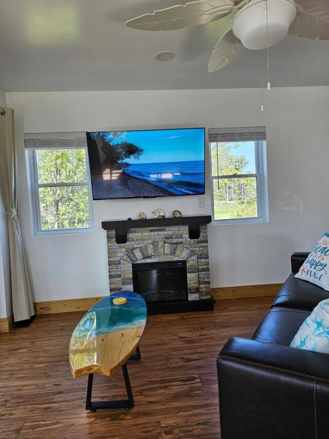 Tree-Top Lake-Front Cottage Madison ภายนอก รูปภาพ